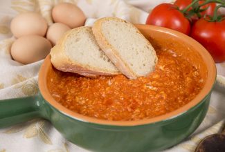 Uova e pomodoro - Ricette tipiche cortonesi | Cortonaweb