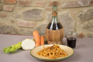 Pici al ragu - Ricette tipiche cortonesi | Cortonaweb