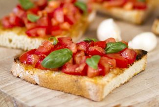 Bruschetta al pomodoro - Ricette tipiche cortonesi | Cortonaweb